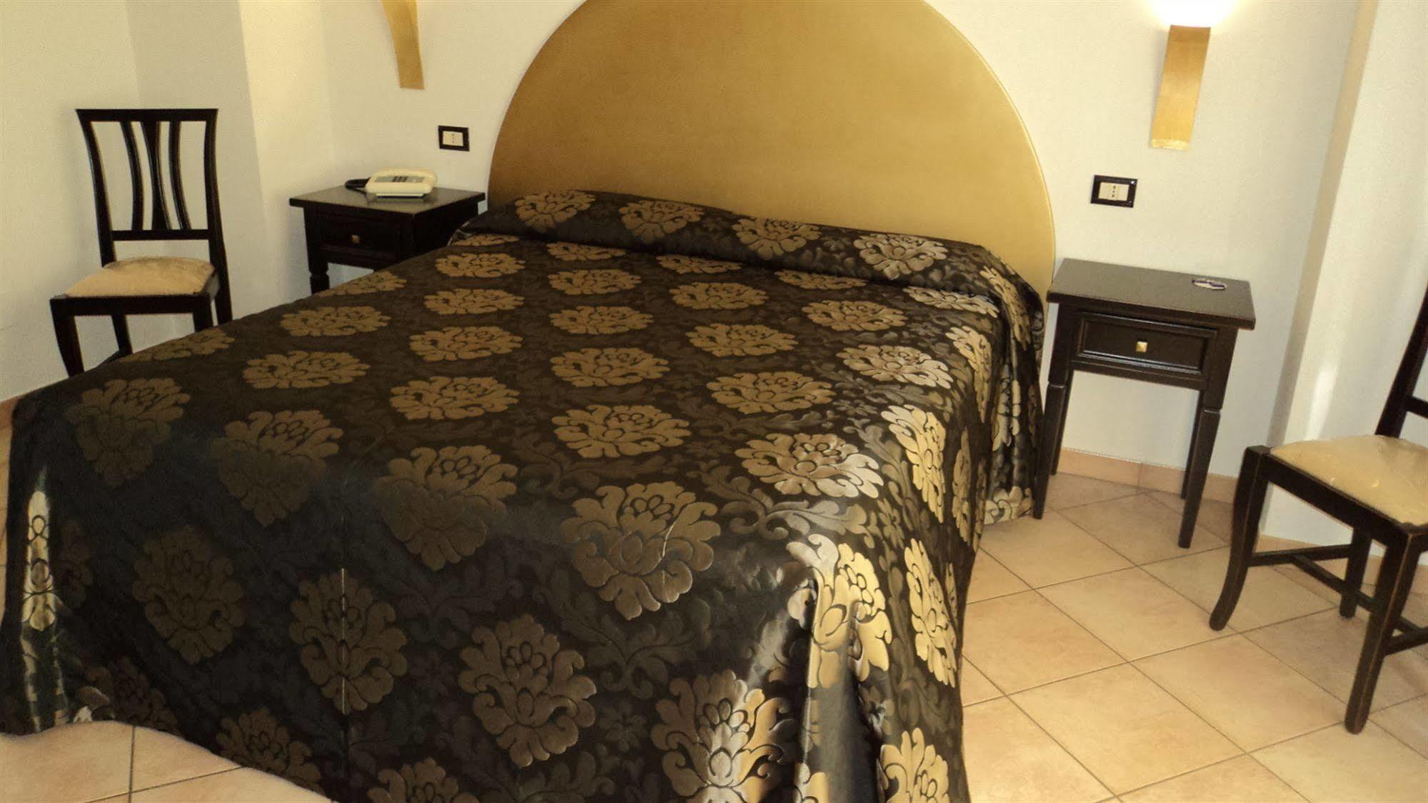Hotel Rossi Manciano Extérieur photo